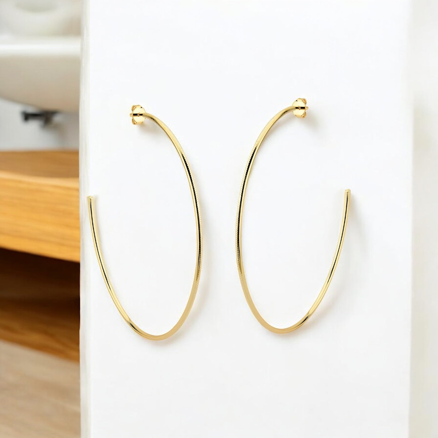 Brinco Argola GG Aberta Folheado a Ouro 18K – Leve e Impactante