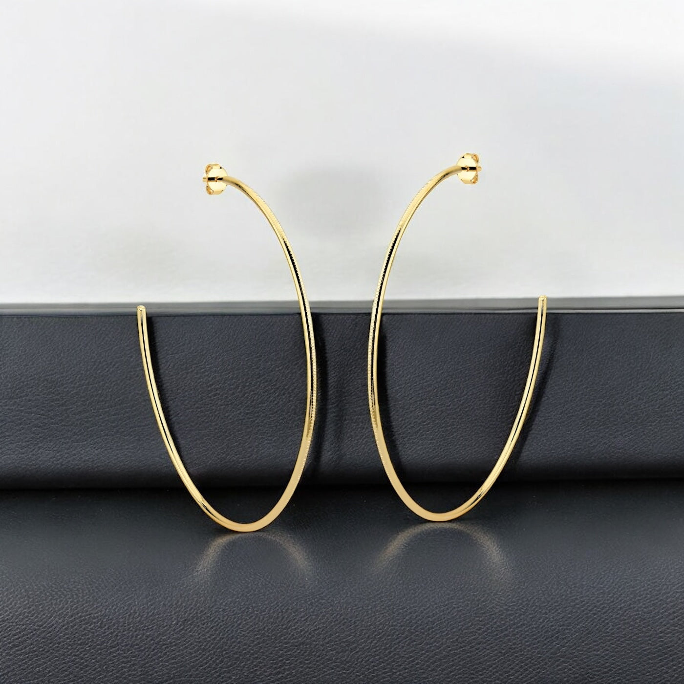 Brinco Argola GG Aberta Folheado a Ouro 18K – Leve e Impactante