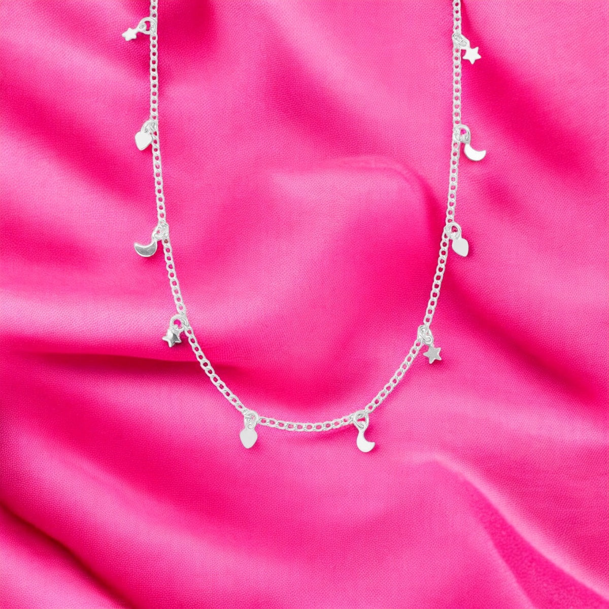 Colar Choker Nina Stars em Prata 925 – Corrente 35cm + Extensor com Pingentes de Coração, Lua e Estrela