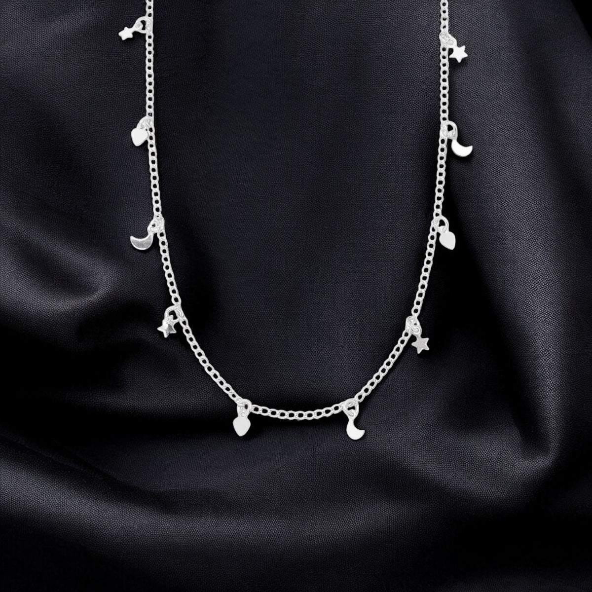 Colar Choker Nina Stars em Prata 925 – Corrente 35cm + Extensor com Pingentes de Coração, Lua e Estrela