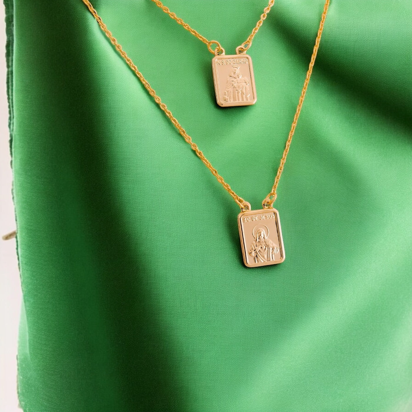 Escapulário Sagrado Coração de Jesus 60cm Folheado a Ouro 18K