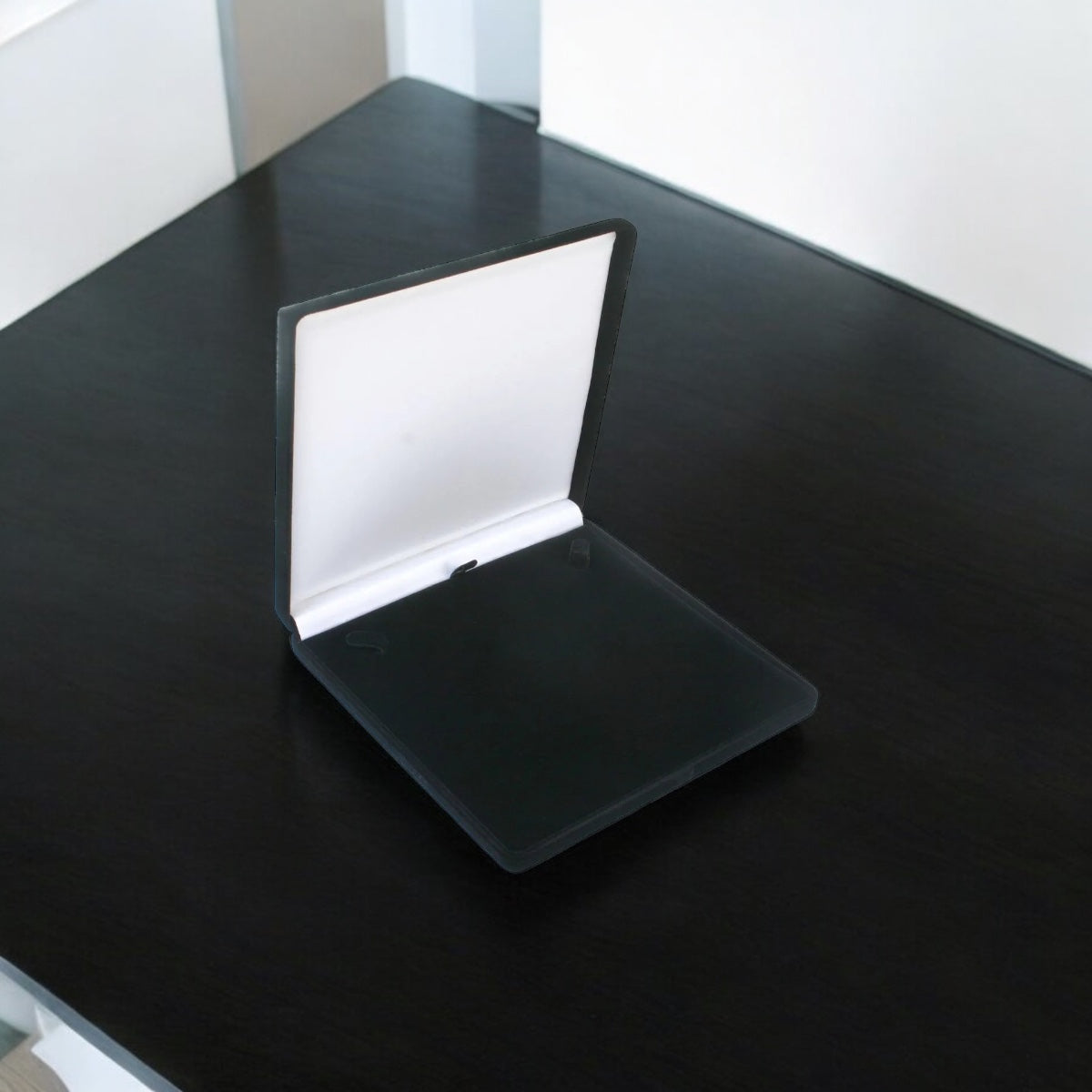 Estojo de Veludo Preto para Colar Grande – 17x17 cm Luxo e Proteção Atelier Moissan