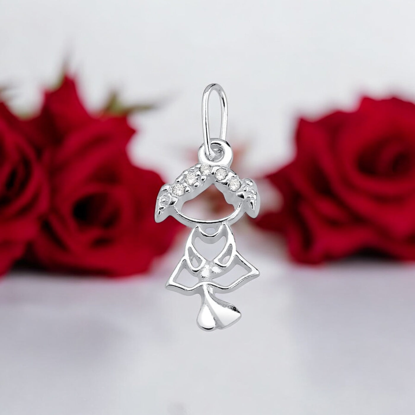 Pingente Menina Cravejado com Micro Zircônia – Prata 925