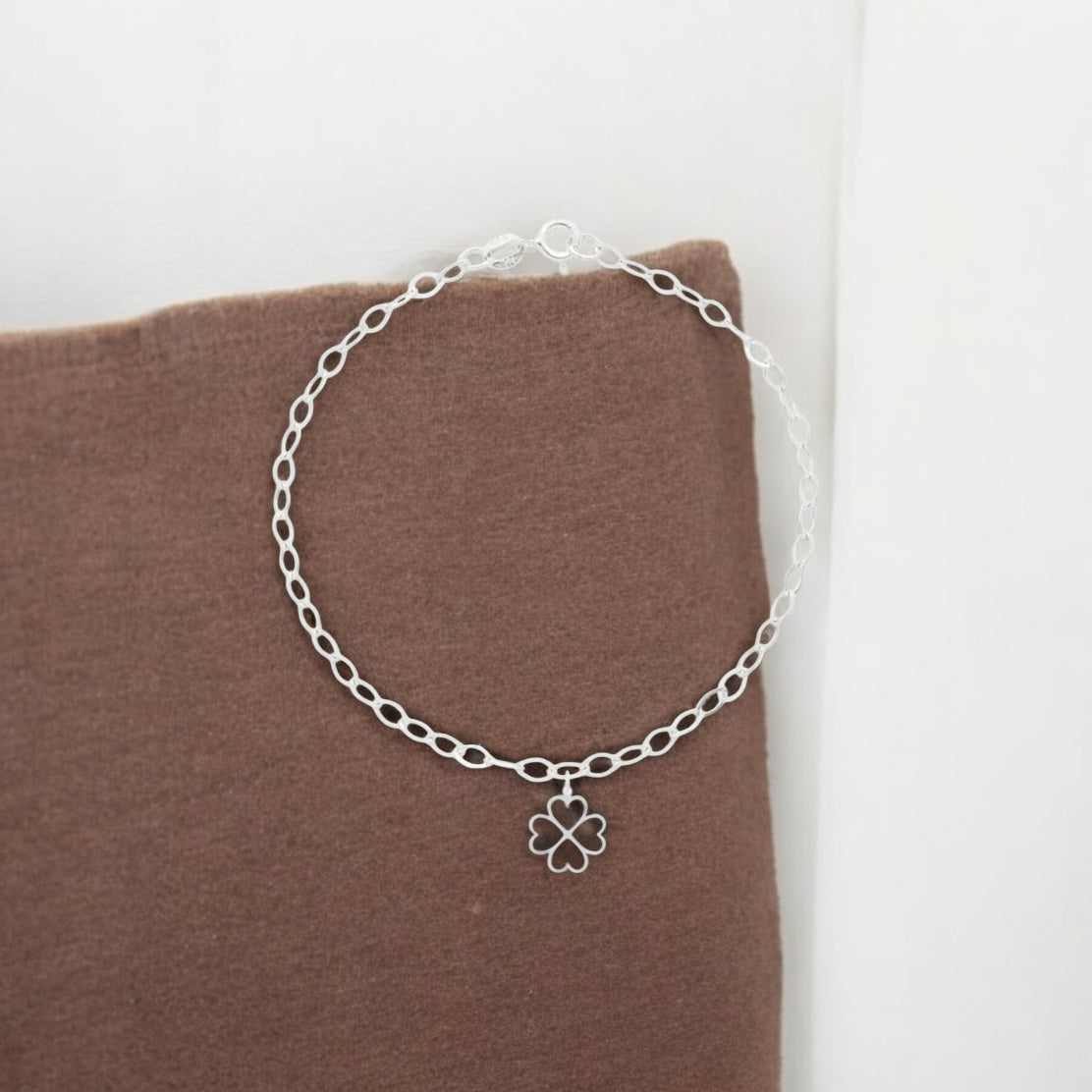 Pulseira Feminina Elo Oval Pingente Trevo 4 Folhas Prata 925
