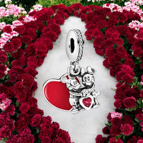 Berloque Mickey e Minnie com Coração Vermelho em Prata 925