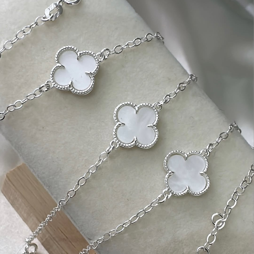 Pulseira Trevo Madrepérola Prata 925 Delicada e Sofisticada