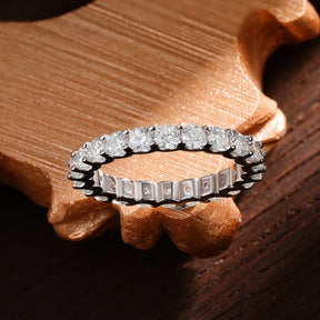 Anel Eternity de Prata 925 com Moissanite Infinite Glow | Atelier Moissan2