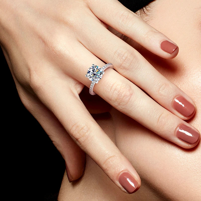 Anel de Prata 925 com Moissanite Redondo Eternal Spark | Atelier Moissan