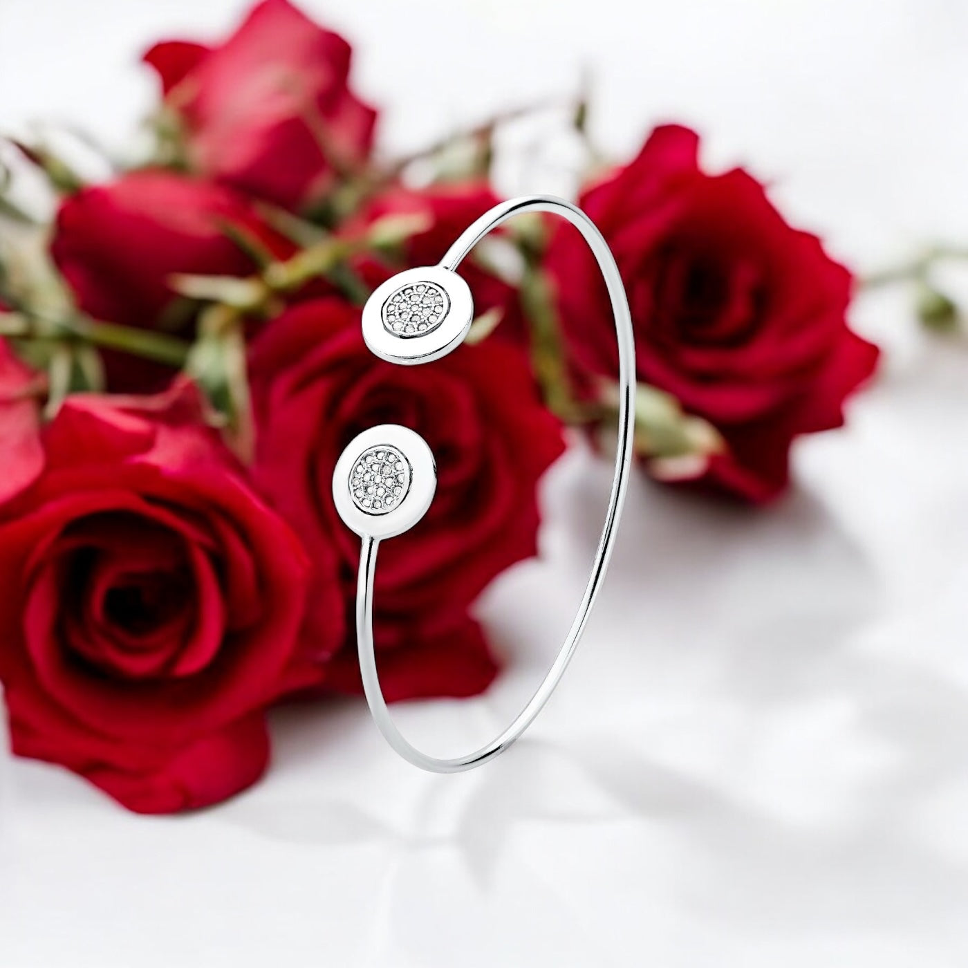 Bracelete Minimalista Cravejado em Prata 925 com Micro Zircônias