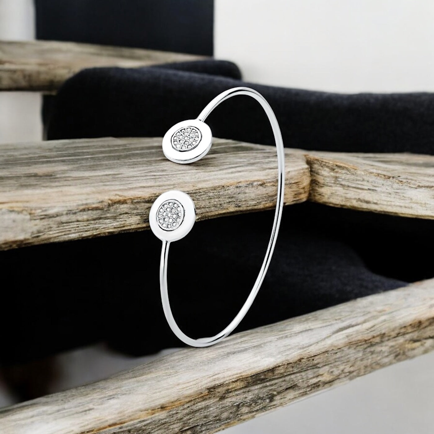 Bracelete Minimalista Cravejado em Prata 925 com Micro Zircônias
