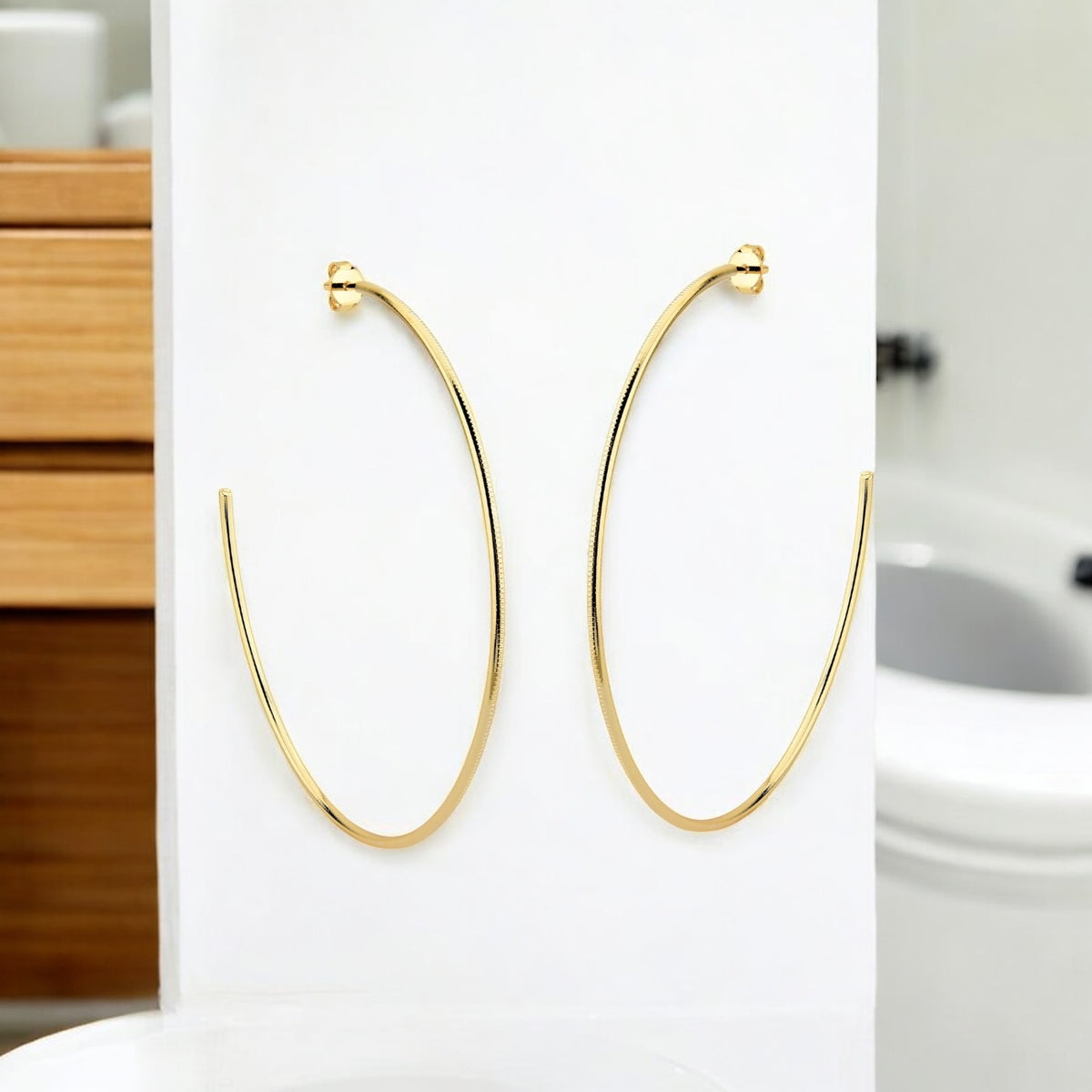 Brinco Argola GG Aberta Folheado a Ouro 18K – Leve e Impactante