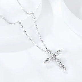 Colar Cruz Elegância com Moissanites e Prata 925 | Atelier Moissan