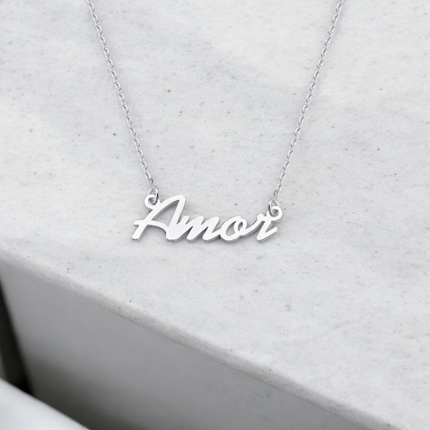 Colar Palavra Amor em Prata 925 com Resina Preta – 42cm + Extensor