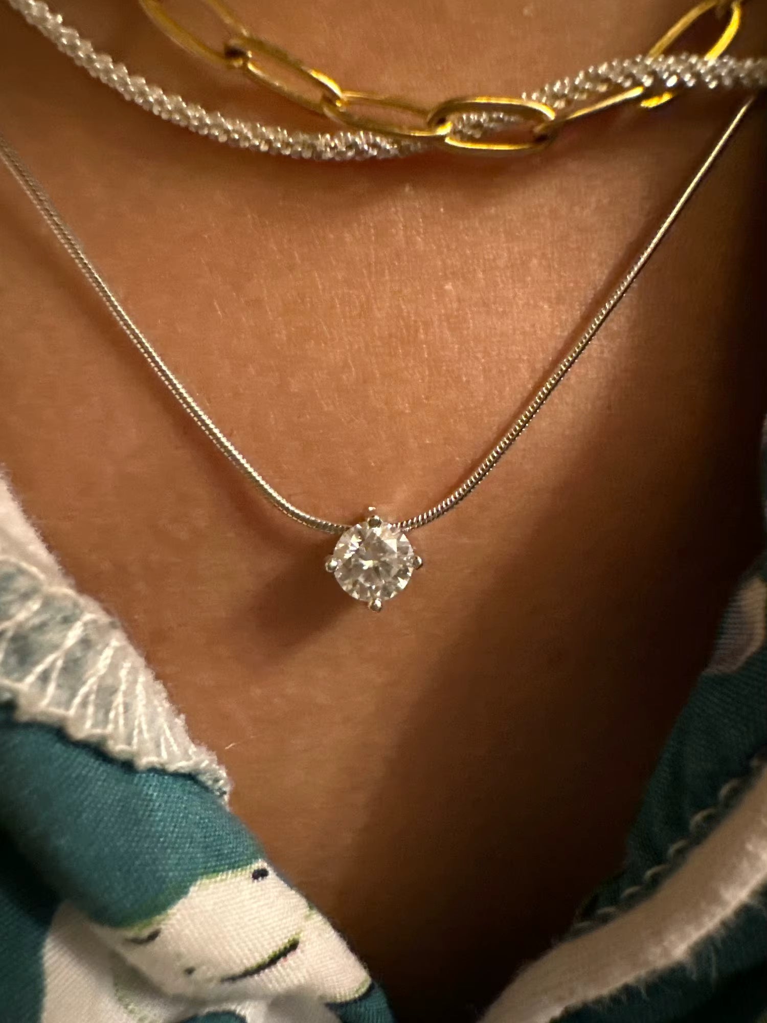 Colar Solitário Moissanite em Prata 925 com Ouro Branco 18k