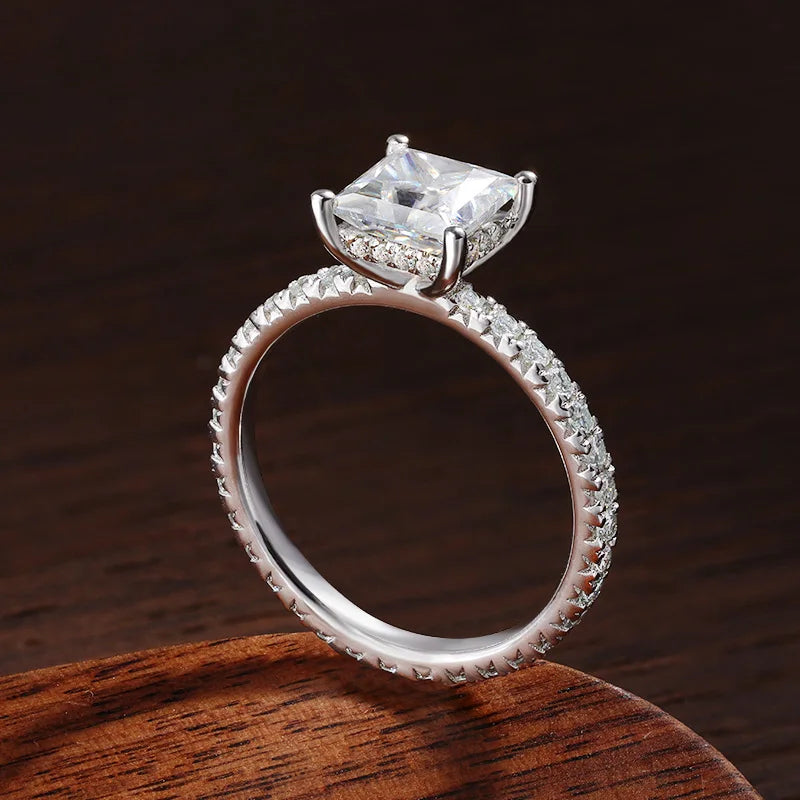 Conjunto de Anéis Moissanite Princess Glow em Prata 925 com Ouro Branco 18k